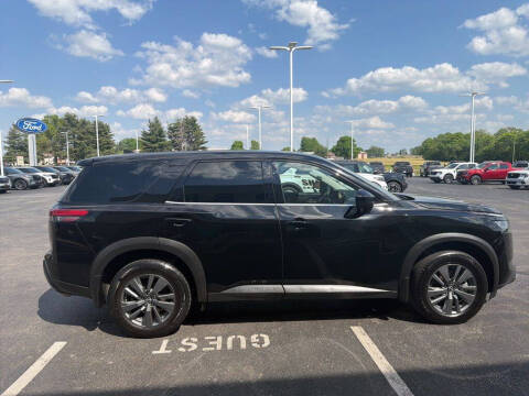 2023 Nissan Pathfinder S