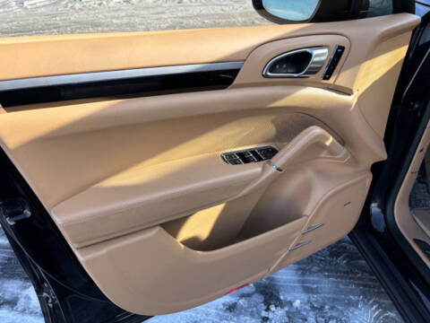 2017 Porsche Cayenne Platinum Edition