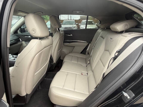2020 Cadillac XT4 Luxury