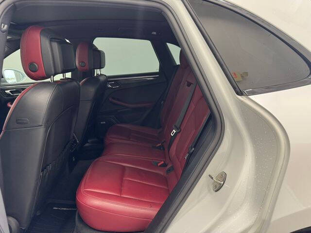 2022 Porsche Macan S