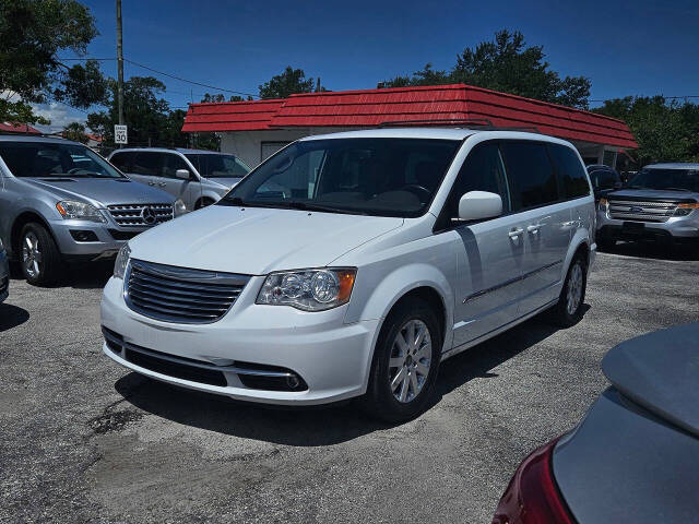 2014 Chrysler Town and Country for sale at JOHNS AUTO SALES LLC in Apopka, FL