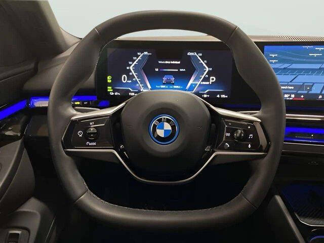 2025 BMW i5 eDrive40