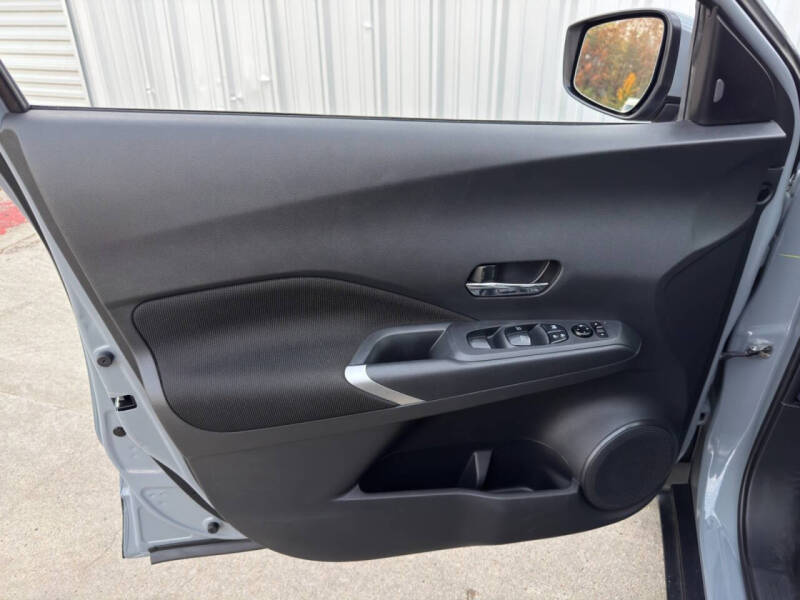 2022 Nissan Kicks SV