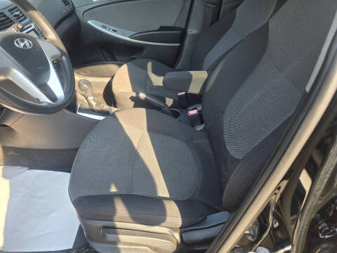 2012 Hyundai Accent GS