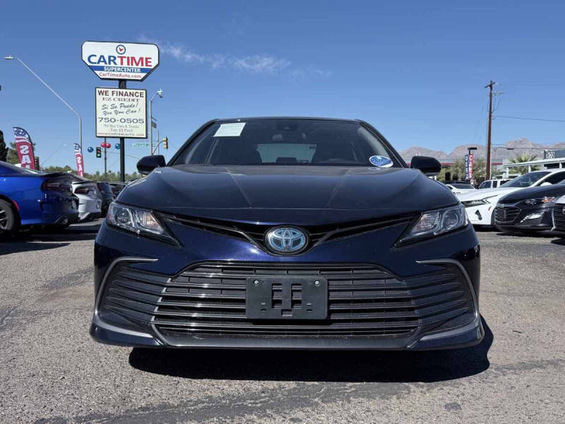 2022 Toyota Camry Hybrid LE