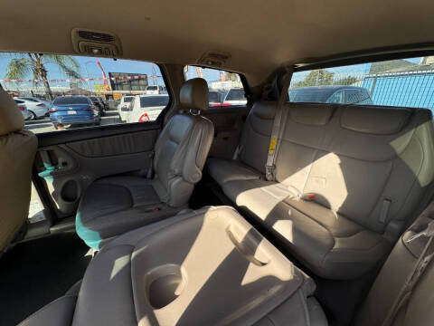 2004 Toyota Sienna XLE 7 Passenger