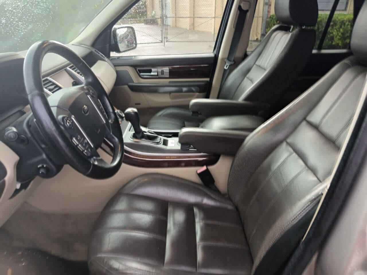 2010 Land Rover Range Rover Sport SUV / Crossover - $8,950