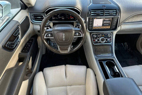 2017 Lincoln Continental Select