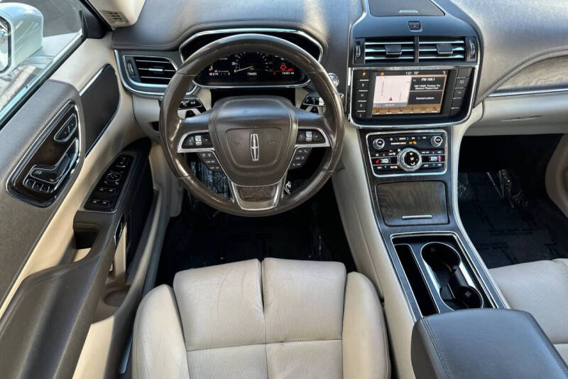 2017 Lincoln Continental Select