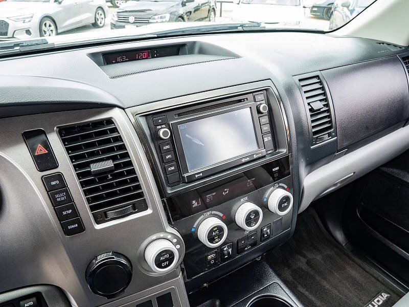 2017 Toyota Sequoia SR5