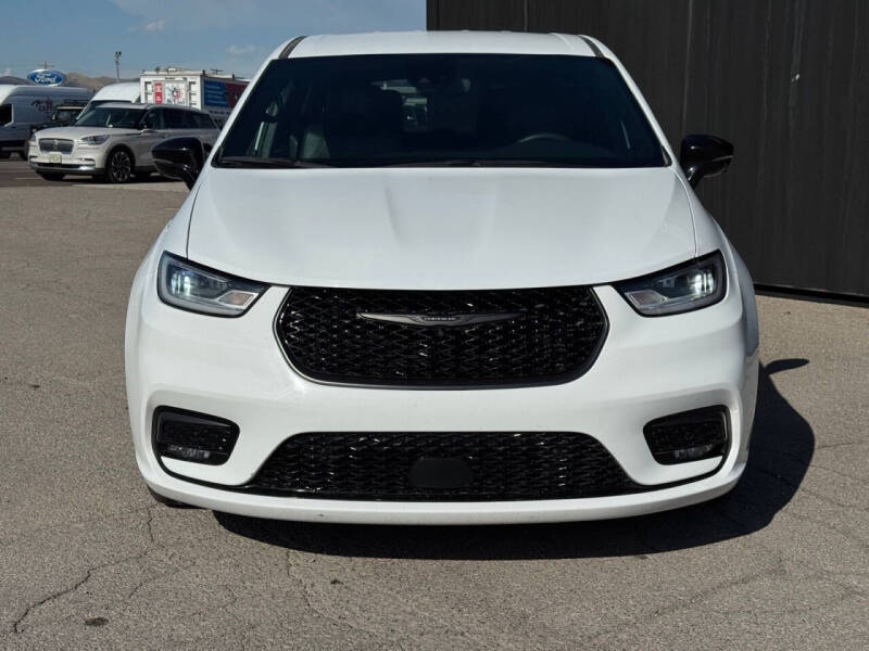 2024 Chrysler Pacifica Plug-In Hybrid