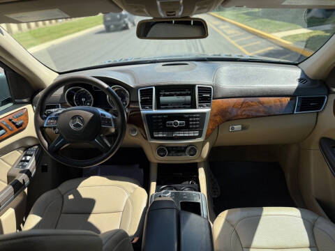 2014 Mercedes-Benz GL-Class GL 550 4MATIC