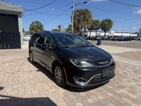 2020 Chrysler Pacifica Touring L