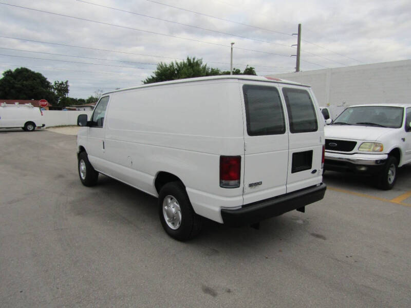 2008 Ford E-Series Econoline Van Commercial photo 5