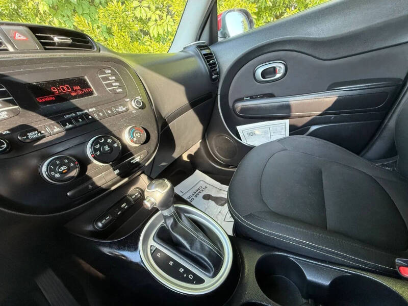 2015 Kia Soul +