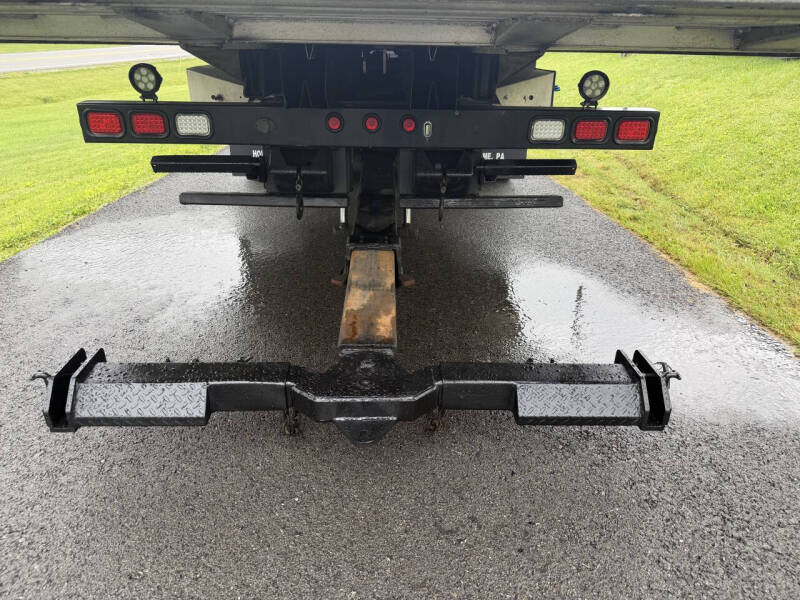 2019 Freightliner Business class M2