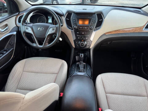 2016 Hyundai Santa Fe SE