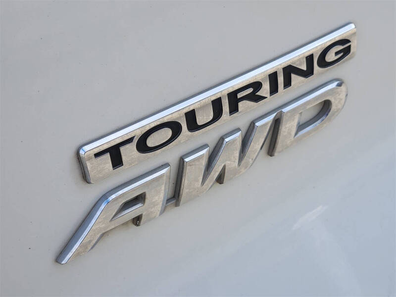 2021 Honda Pilot Touring w/Rear Captain's Chairs