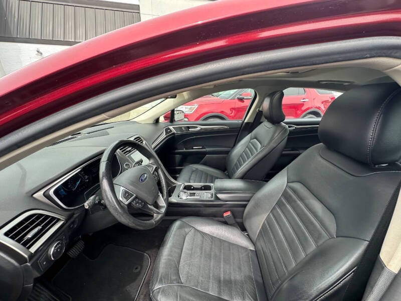 2017 Ford Fusion SE