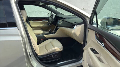 2017 Cadillac XT5 Premium Luxury