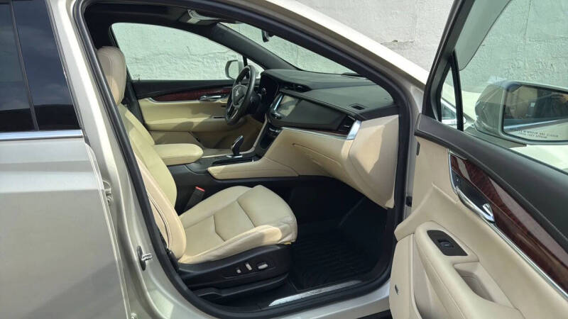 2017 Cadillac XT5 Premium Luxury