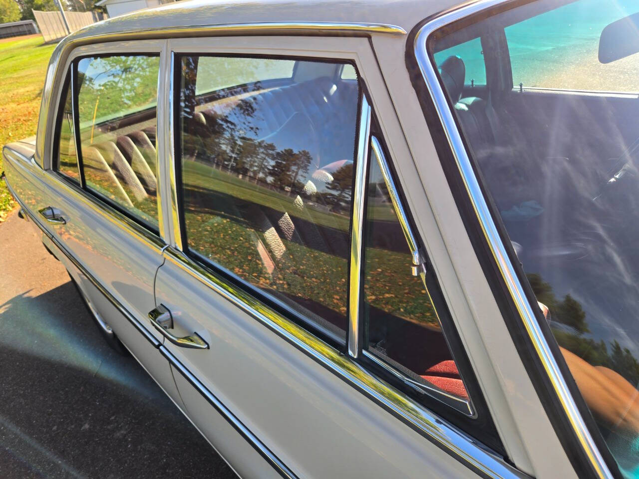 1972 Mercedes-Benz 220 99