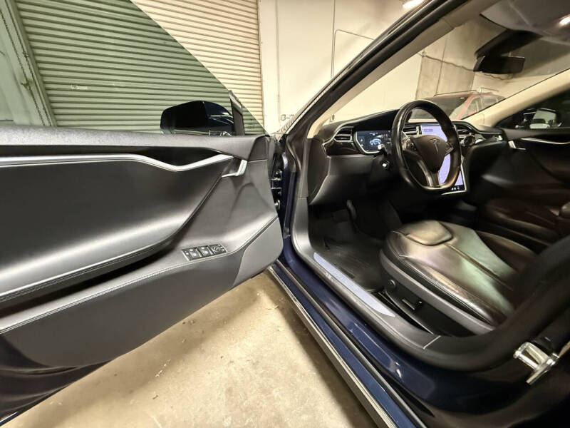 2015 Tesla Model S 85
