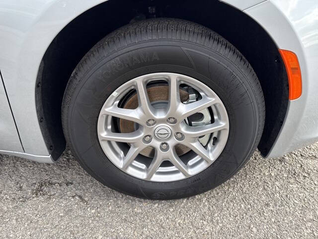 2026 Chrysler Voyager LX