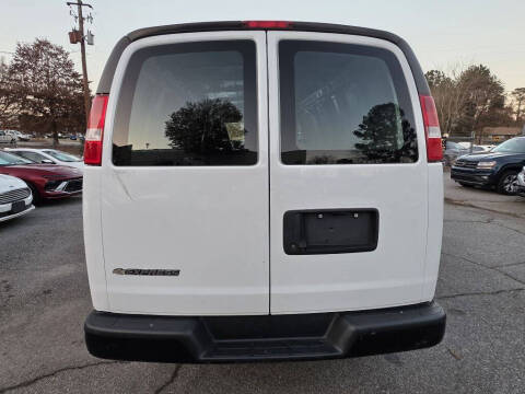 2022 Chevrolet Express 2500