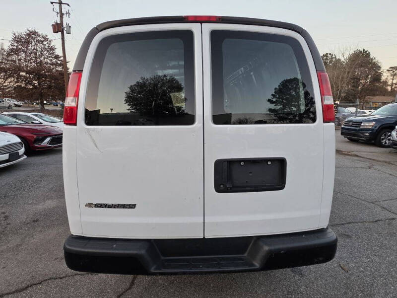 2022 Chevrolet Express 2500