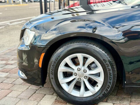 2015 Chrysler 300 Limited