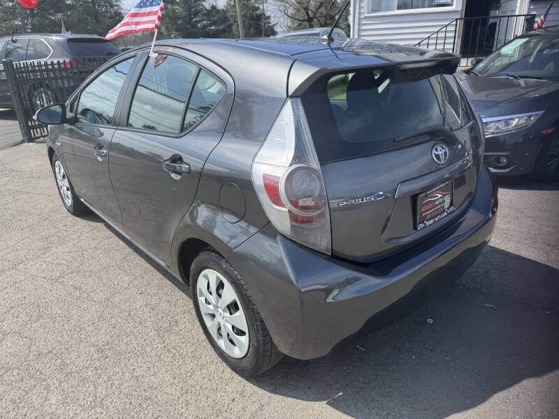 2013 Toyota Prius c Four