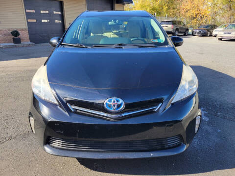 2013 Toyota Prius v Two