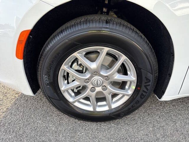 2026 Chrysler Voyager LX