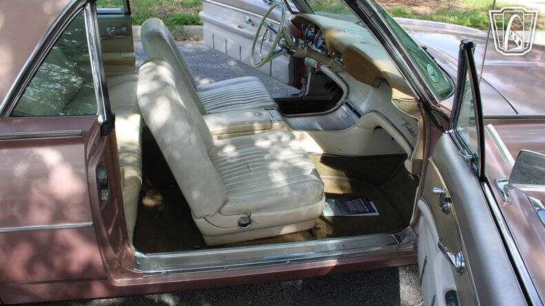 1962 Ford Thunderbird