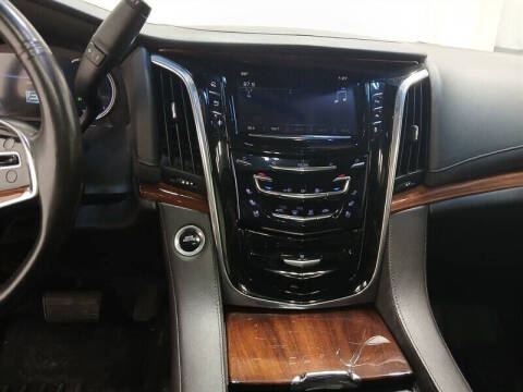 2016 Cadillac Escalade Luxury Collection