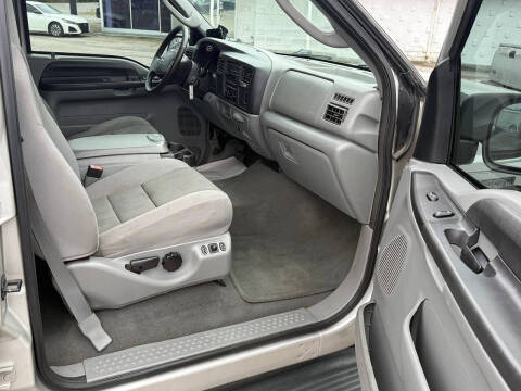 2005 Ford Excursion XLT