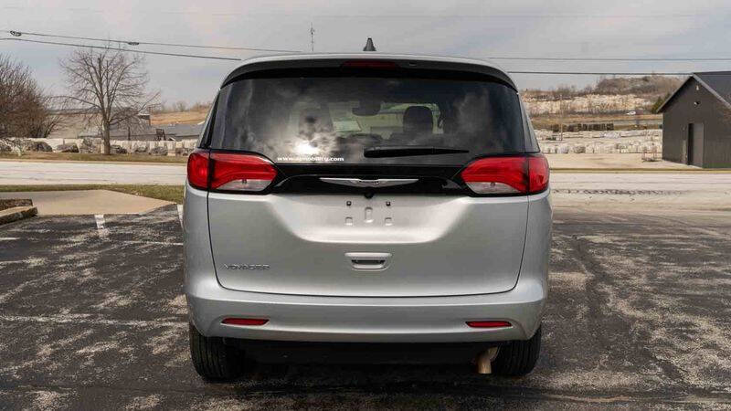 2024 Chrysler Voyager LX