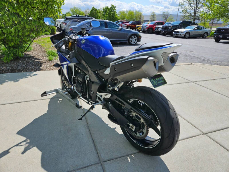 2011 Yamaha YZF-R1