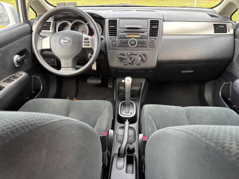 2011 Nissan Versa 1.8 S