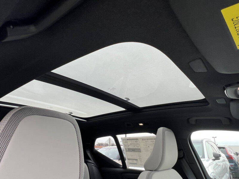 2026 Volvo EX40 Plus