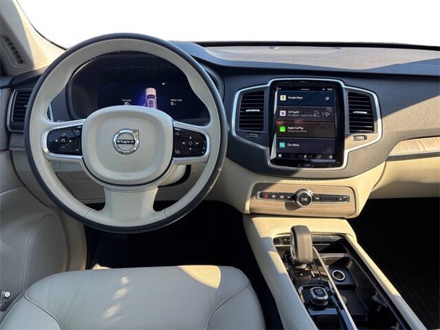 2024 Volvo XC90 Recharge T8 Core Bright Theme