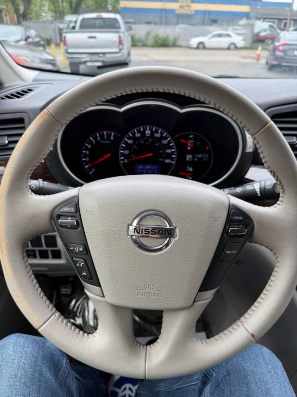 2017 Nissan Quest SV