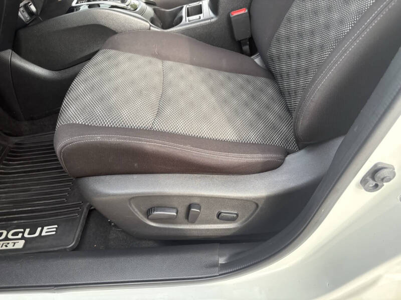 2017 Nissan Rogue Sport SV