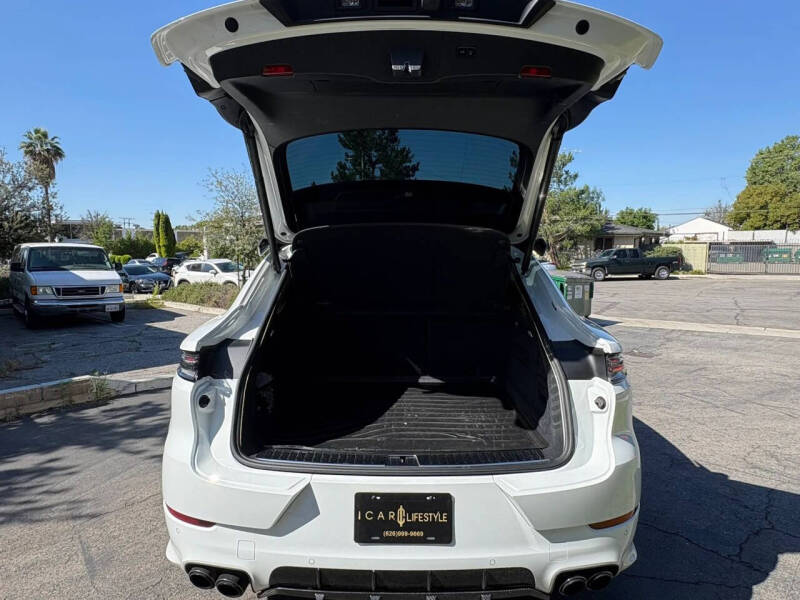 2025 Porsche Cayenne GTS Coupe