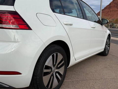 2017 Volkswagen e-Golf SE