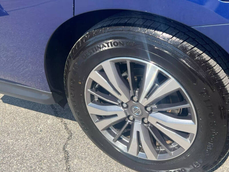 2020 Nissan Pathfinder S