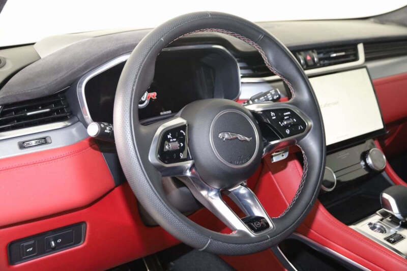 2024 Jaguar F-PACE SVR