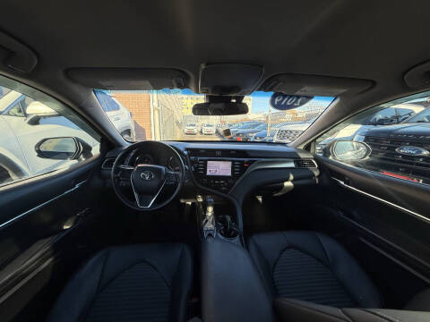 2019 Toyota Camry Hybrid SE