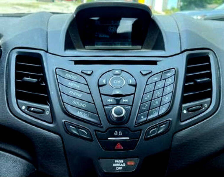 2017 Ford Fiesta SE